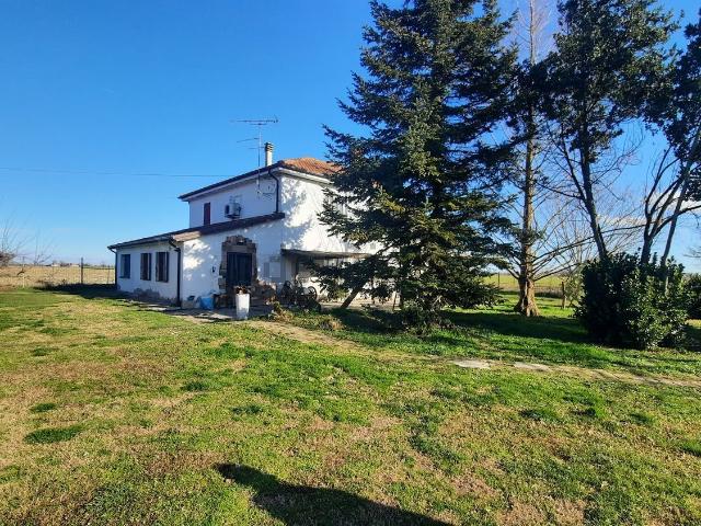Rustici e casali in vendita di 232 m² in Via Eridania, 9
