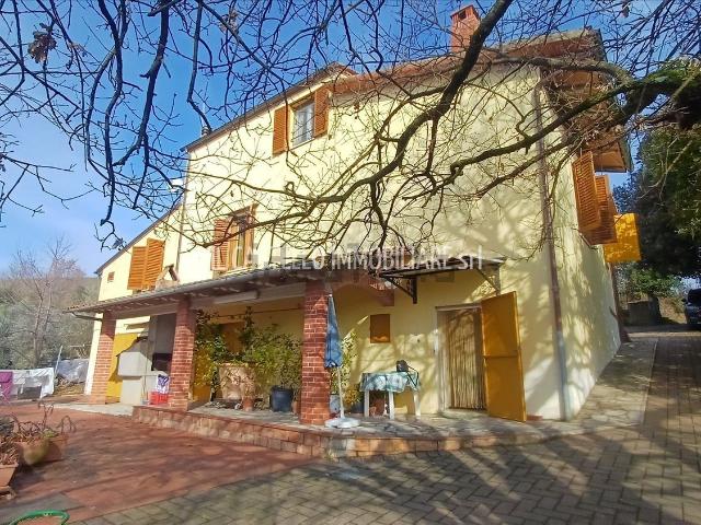 Rustici e casali in vendita di 233 m² in Via del Leccetello, 31