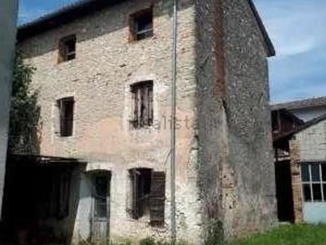 Rustici e casali in vendita di 233 m² in Via Lamberto Chisini