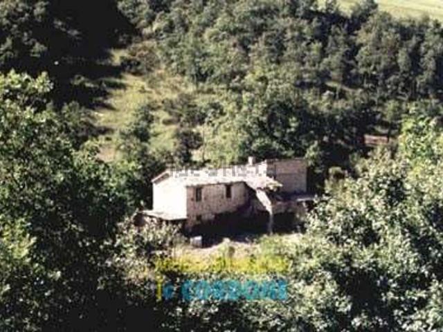 Rustici e casali in vendita di 240 m²
