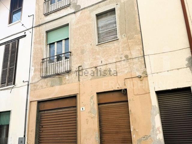 Rustici e casali in vendita di 240 m²