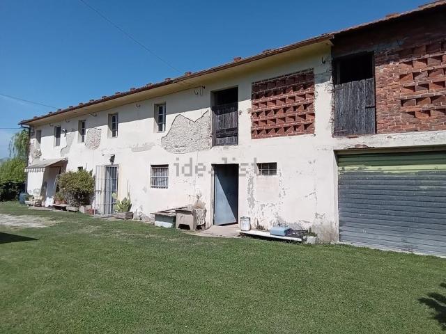 Rustici e casali in vendita di 240 m²