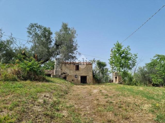 Rustici e casali in vendita di 240 m² in Contrada Monteverde Alto, 23