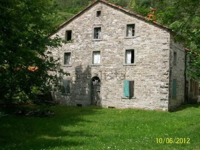 Rustici e casali in vendita di 240 m² in Strada Comunale di Rofelle