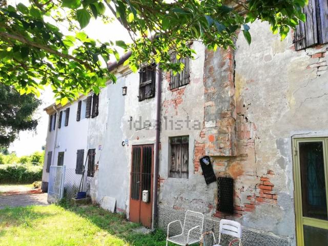 Rustici e casali in vendita di 240 m² in Via Olmo
