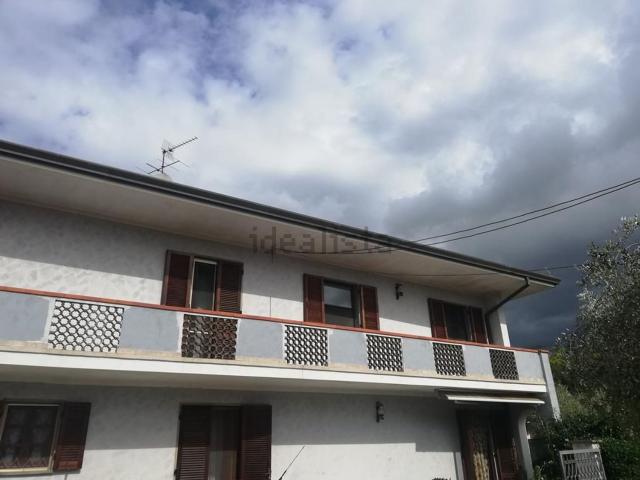 Rustici e casali in vendita di 240 m² in Via Spirito Santo