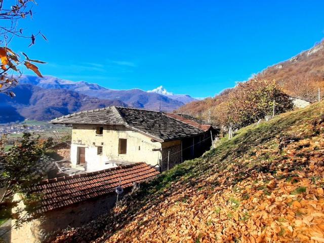 Rustici e casali in vendita di 240 m² in Via Valle Po