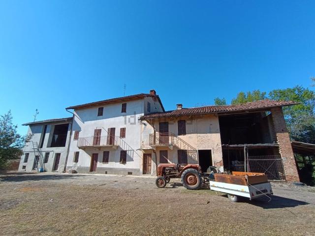 Rustici e casali in vendita di 240 m² in Via Vignassa, 8