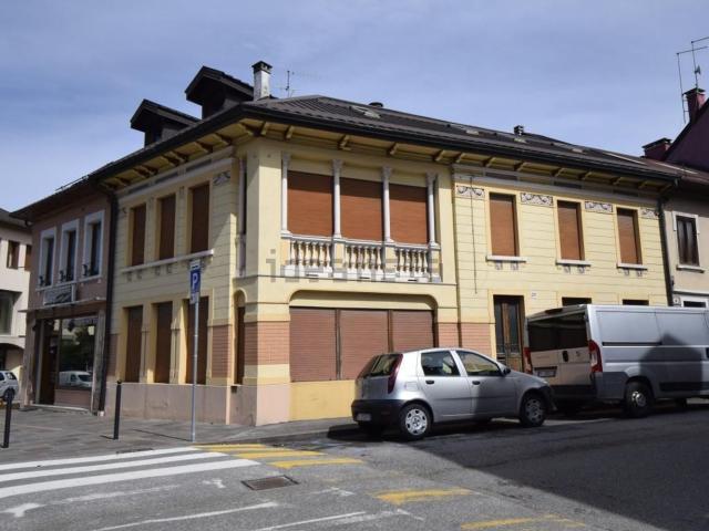 Rustici e casali in vendita di 240 m² in Viale Giacomo Matteotti, 20