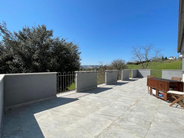Rustici e casali in vendita di 254 m²