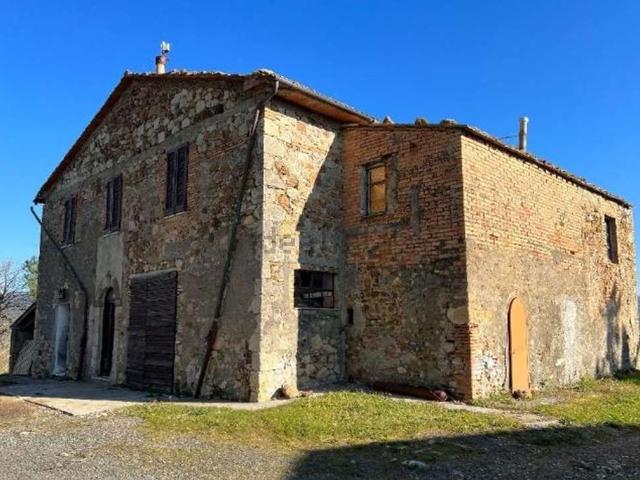 Rustici e casali in vendita di 255800 m² in Corso Roma