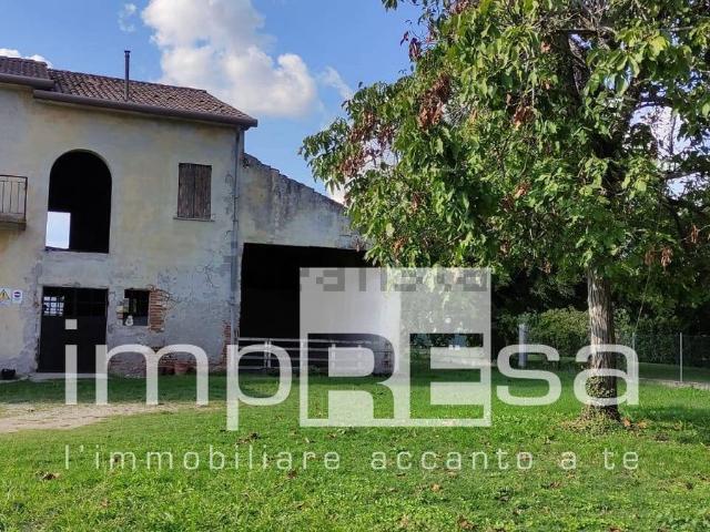 Rustici e casali in vendita di 255 m² in Via Marzelline, 12