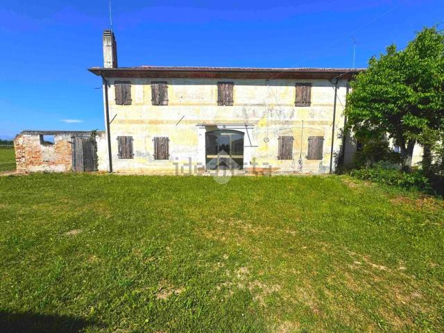 Rustici e casali in vendita di 255 m² in Via Boccalera, 10