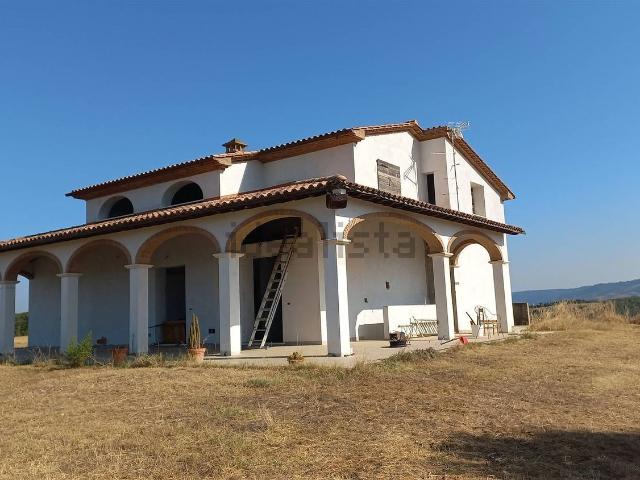 Rustici e casali in vendita di 256 m²