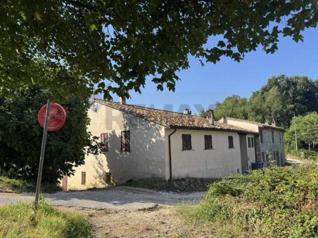 Rustici e casali in vendita di 257 m²