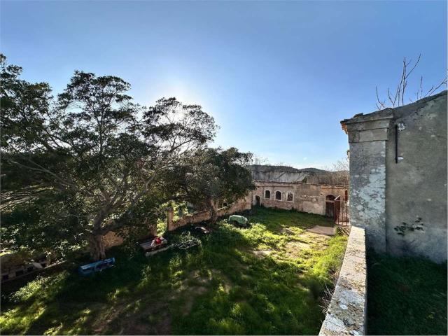 Rustici e casali in vendita di 2500 m² in Strada Provinciale 108