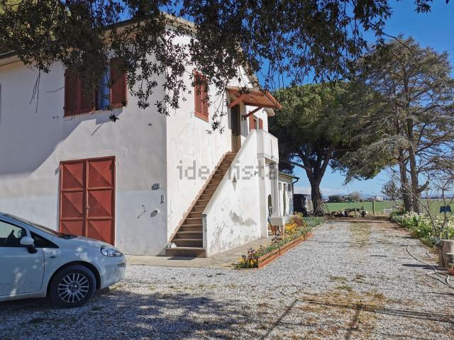 Rustici e casali in vendita di 250 m²