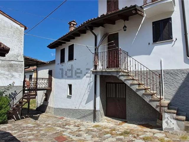 Rustici e casali in vendita di 250 m²