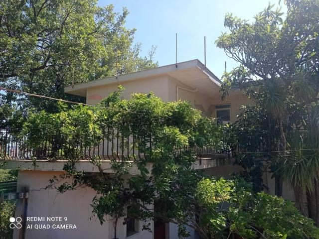 Rustici e casali in vendita di 250 m²