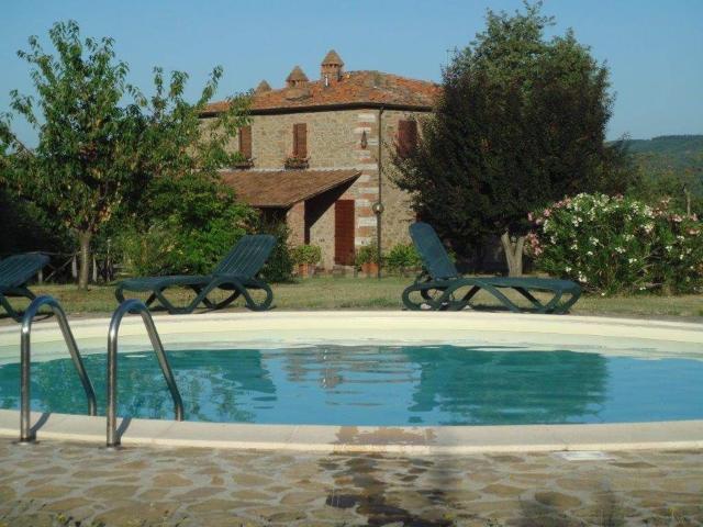 Rustici e casali in vendita di 250 m²