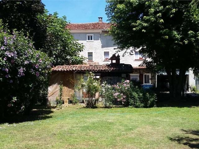 Rustici e casali in vendita di 250 m²