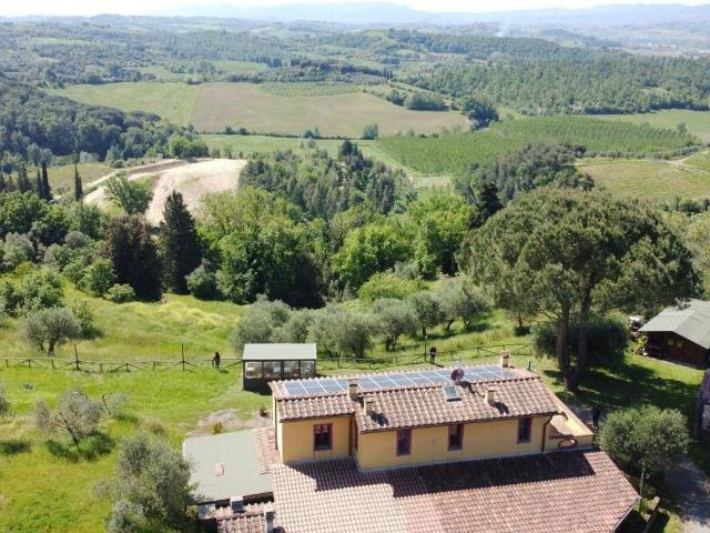 Rustici e casali in vendita di 250 m² in Via San Francesco