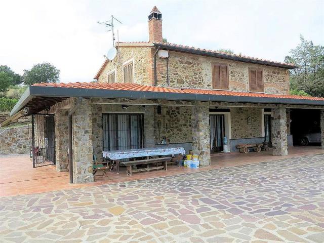 Rustici e casali in vendita di 250 m²