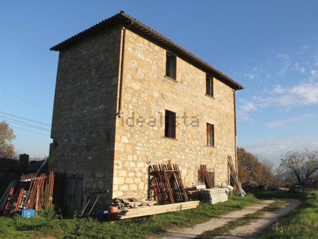 Rustici e casali in vendita di 250 m²