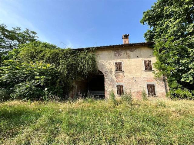Rustici e casali in vendita di 250 m²