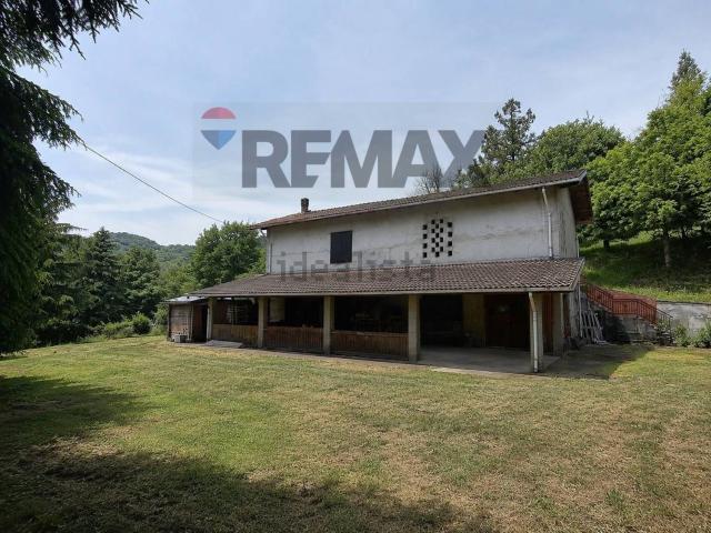 Rustici e casali in vendita di 250 m²