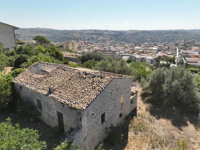 Rustici e casali in vendita di 250 m²