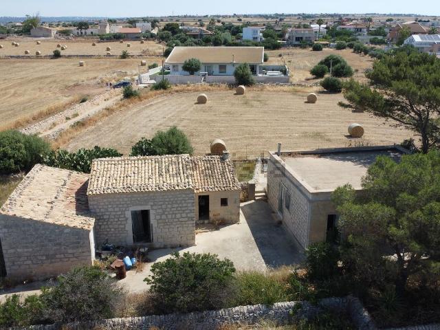 Rustici e casali in vendita di 250 m² in Contrada cesarella