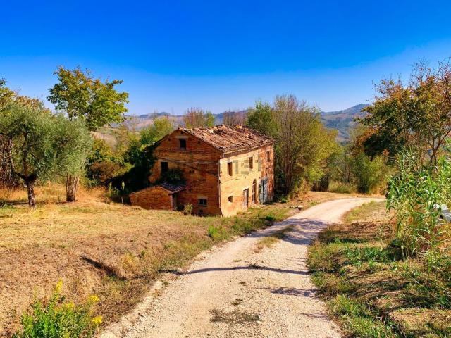 Rustici e casali in vendita di 250 m² in Contrada Salti