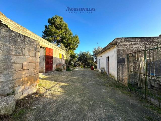 Rustici e casali in vendita di 250 m² in Contrada piana