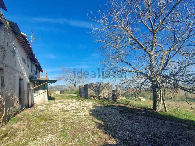Rustici e casali in vendita di 250 m² in Frazione Terzo La Pieve, 15