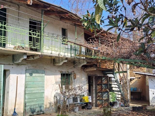 Rustici e casali in vendita di 250 m² in Via Olmetto