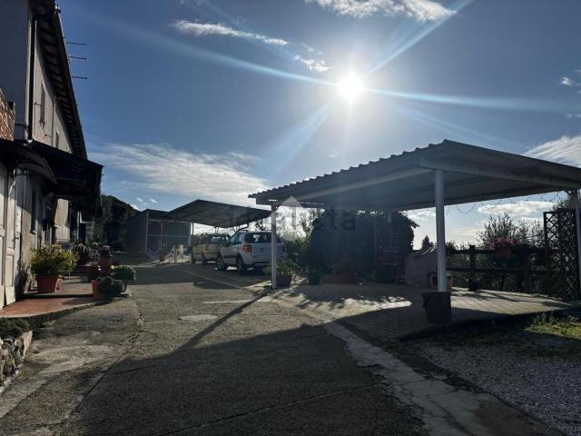 Rustici e casali in vendita di 250 m² in Via Colligiana, 120