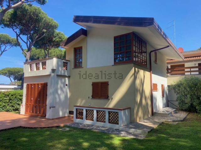 Rustici e casali in vendita di 250 m² in Via del Castello