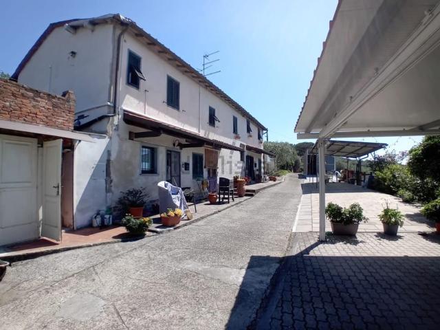 Rustici e casali in vendita di 250 m² in Via Gamberaiolo
