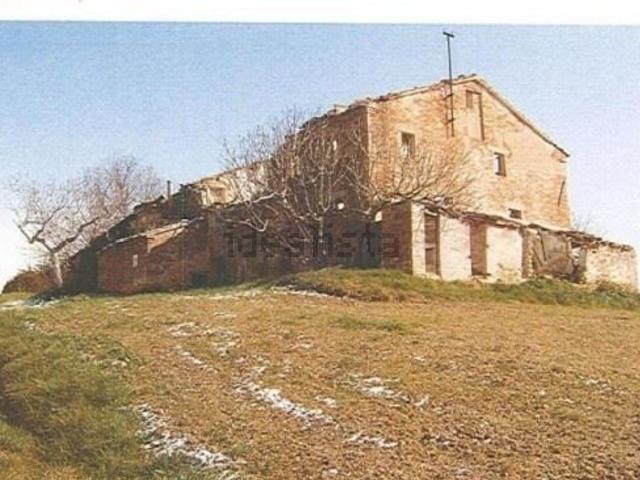 Rustici e casali in vendita di 250 m² in Via Ponticelli