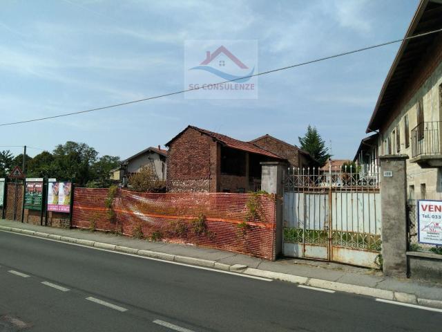 Rustici e casali in vendita di 250 m² in Via Roma