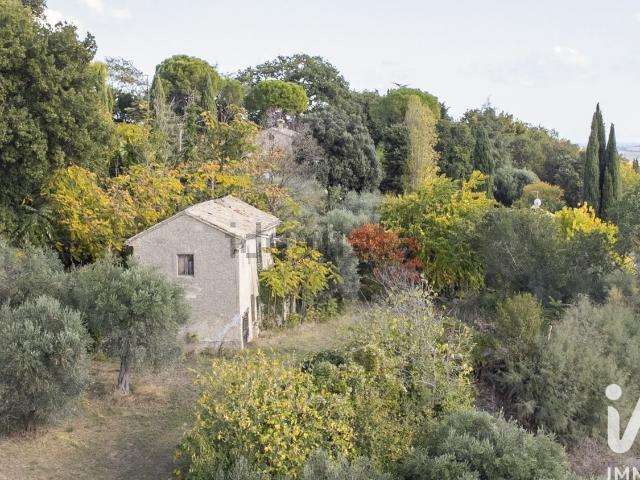 Rustici e casali in vendita di 250 m² in Via San Valentino, 77