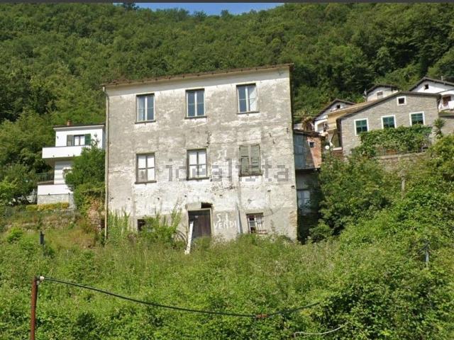 Rustici e casali in vendita di 250 m² in Via San Gaetano