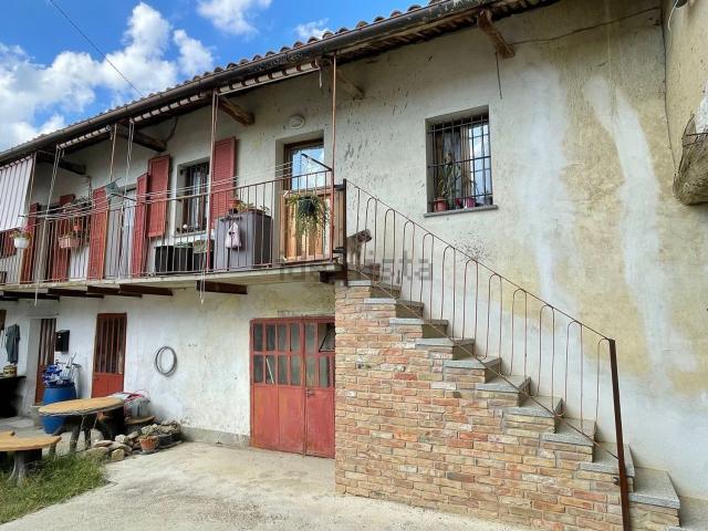 Rustici e casali in vendita di 250 m² in Via San Martino, 27