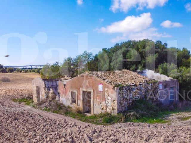 Rustici e casali in vendita di 250 m² in Vicolo Burgio