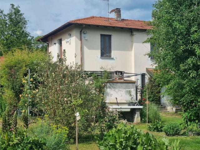 Rustici e casali in vendita di 252 m² in Via Valle D&apos Aosta, 21
