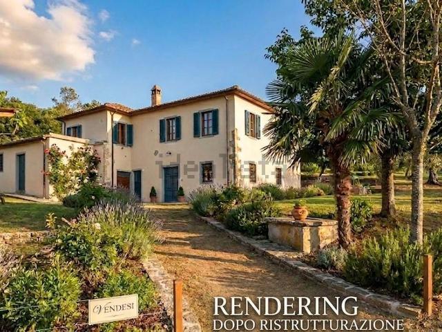 Rustici e casali in vendita di 253 m² in Strada delle Querce, 124