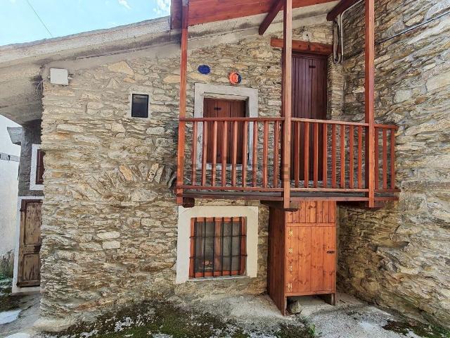 Rustici e casali in vendita di 25 m² in Viale Ruerera