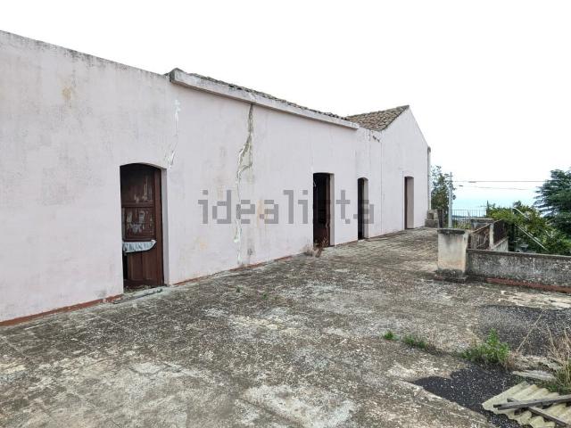 Rustici e casali in vendita di 265 m² in Via Marchesana