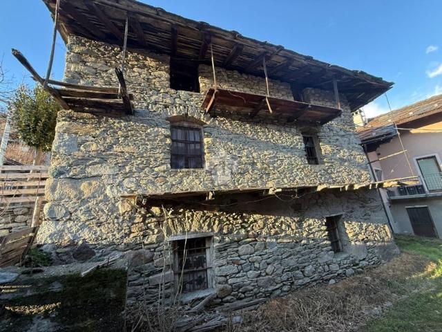 Rustici e casali in vendita di 267 m² in Frazione Plane, 12